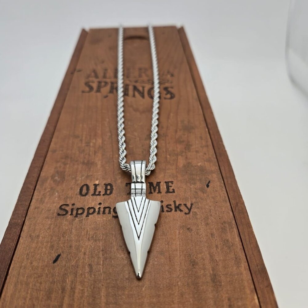 Silver Stainless Steel Arrowhead pendant and Rope Chain